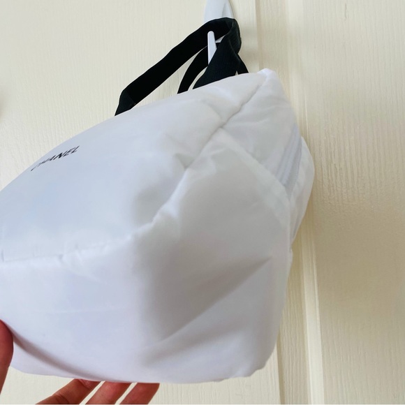 Brand New Chanel White Puffy Top Handles Beauty Makeup Cosmetic Bag - Picture 3 of 14